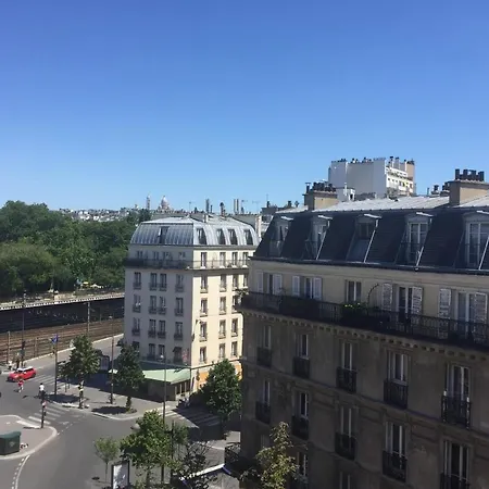Charming Near Parc Monceau アパート